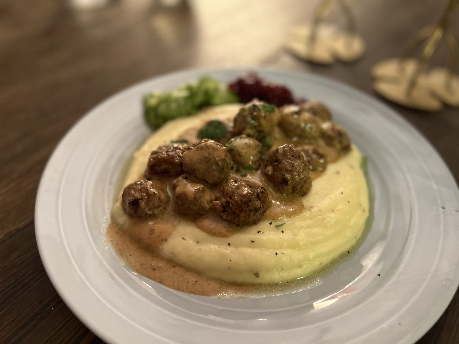 Swedish meatballs with cream gravy, mash, lingonberry and broccoli